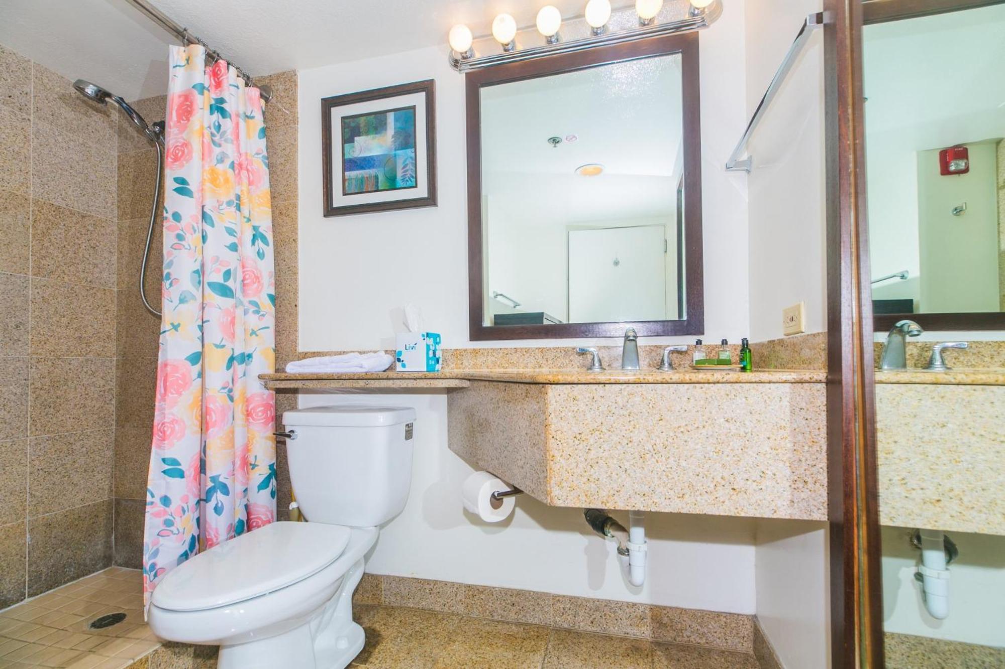 Ilikai Tower One Bedroom Lagoon View Waikiki Condos With Lanai & Free Wifi Honolulu Ruang foto